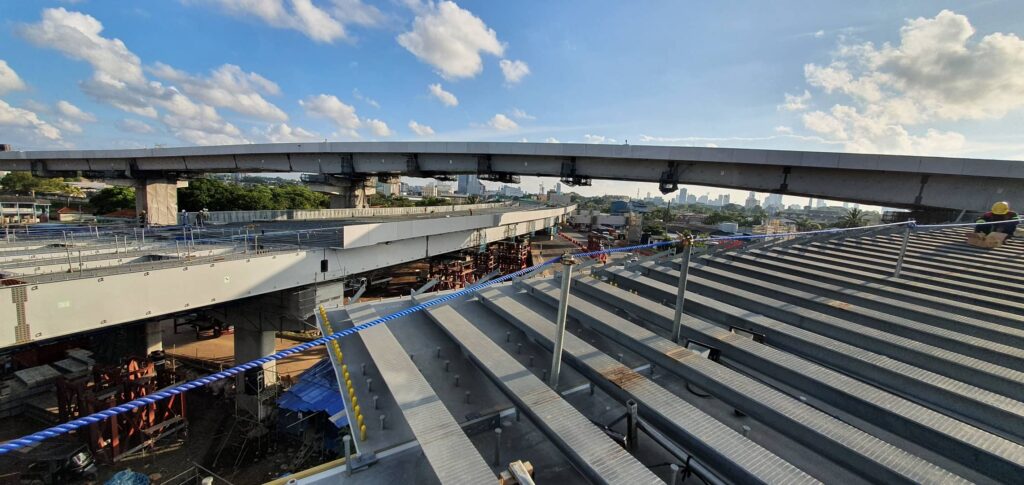structural steel erection process at advantis engineering project site